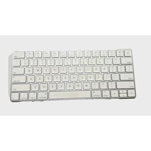 Apple Magic Keyboard Wireless Bluetooth Rechargeable Compact Silver TESTED